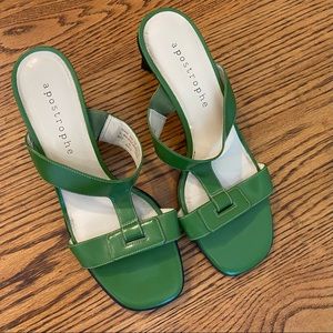 Apostrophe Sandal 7M 💚